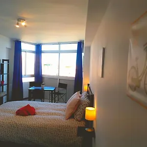 Estudio Con Luz Del Sol Y Azul Del Mar Benalmádena